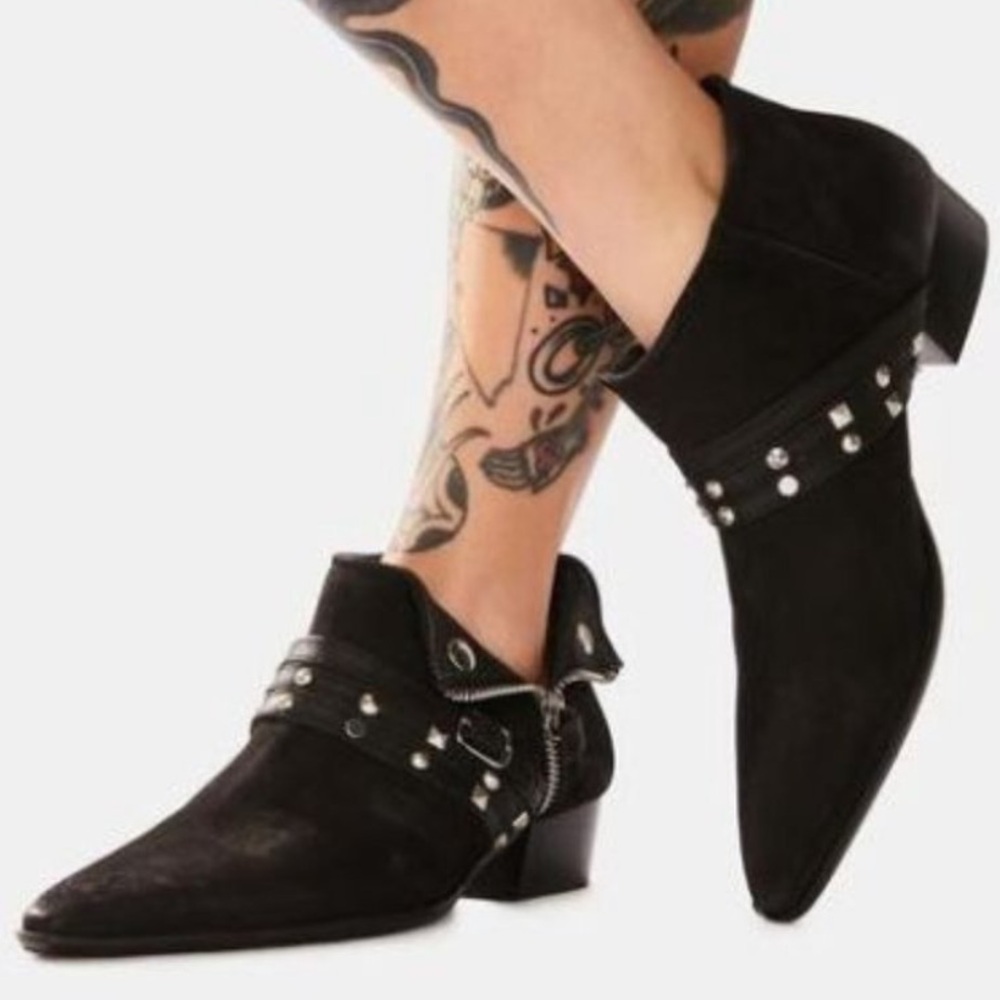FREE PEOPLE Chesa black Leather studded strap Low Ankle boots western us 10.5